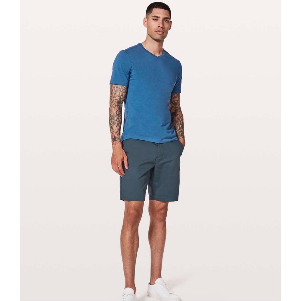 Lululemon commission short slim chino shorts 9 inch mach blue size 32